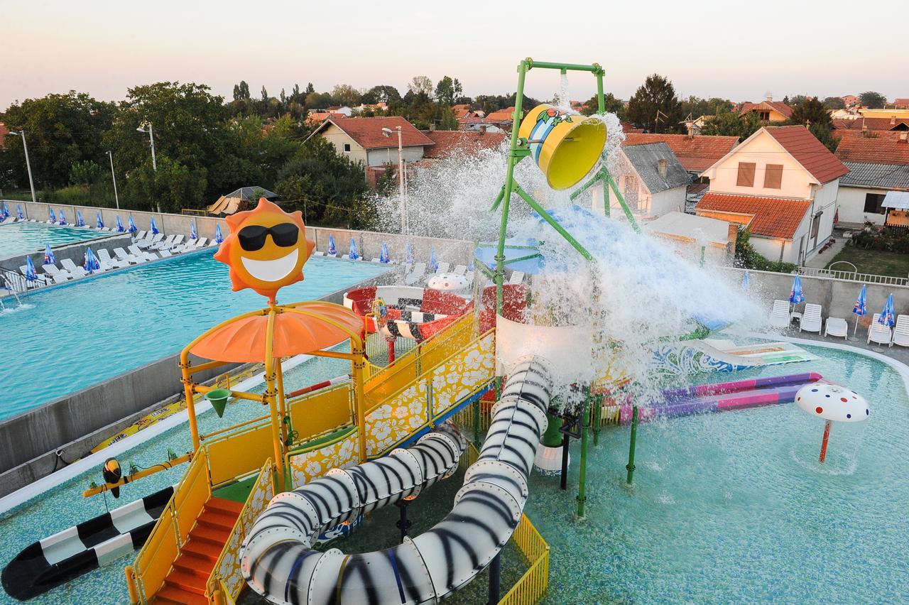 Garni Hotel Hollywoodland Wellness & Aquapark Belgrade Exterior photo
